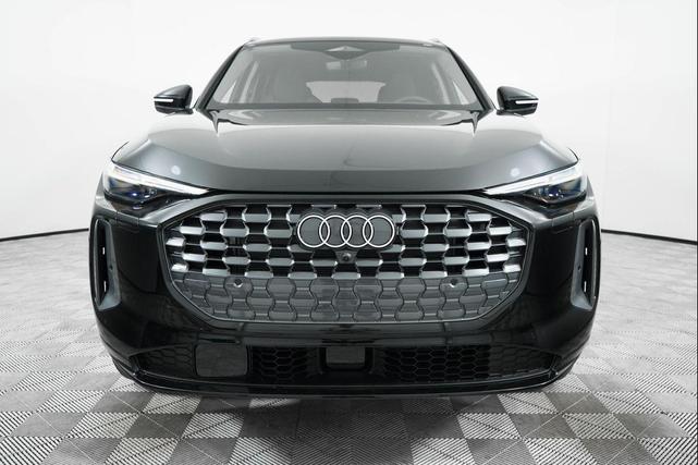 Photo of 2025 Mythos Black Metallic Audi Q5