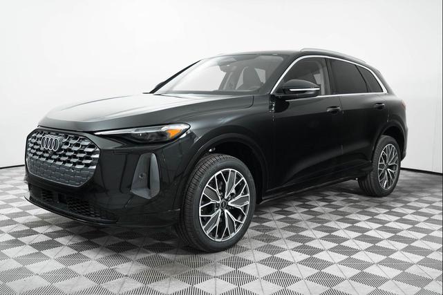 Photo of 2025 Mythos Black Metallic Audi Q5
