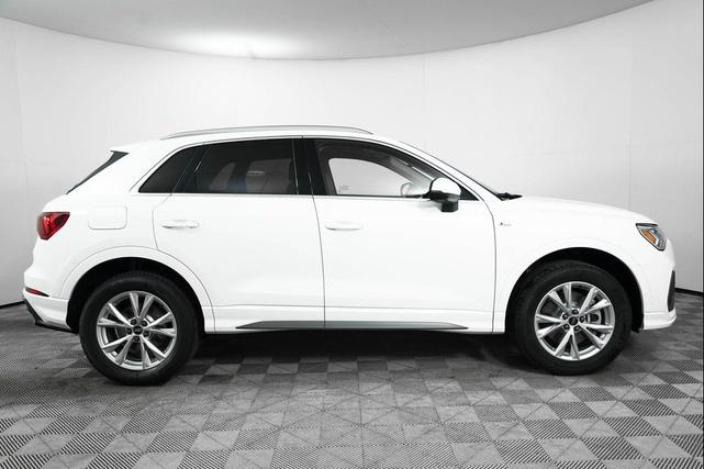 Photo of 2025 White Audi Q3