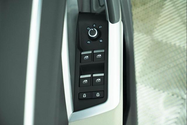 Photo of 2025 White Audi Q3