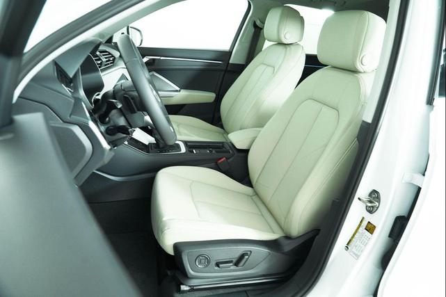 Photo of 2025 White Audi Q3