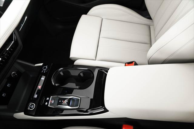 Photo of 2025 Plasma Blue Metallic Audi Q6 e-tron