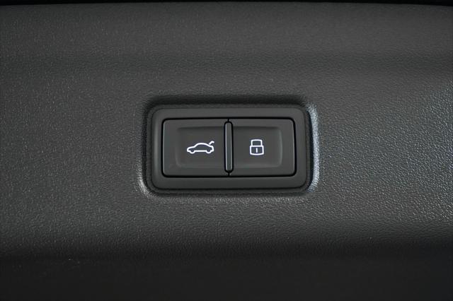 Photo of 2025 Plasma Blue Metallic Audi Q6 e-tron
