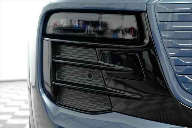 Photo of 2025 Plasma Blue Metallic Audi Q6 e-tron