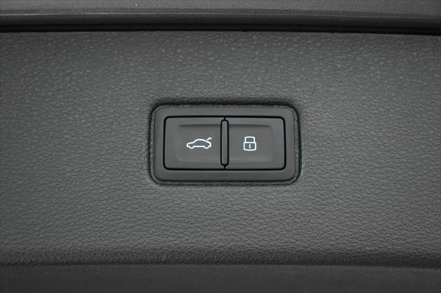 Photo of 2025 Samurai Gray Metallic Audi Q7