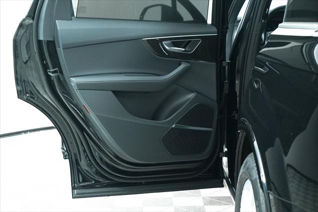 Photo of 2025 Mythos Black Metallic Audi Q7