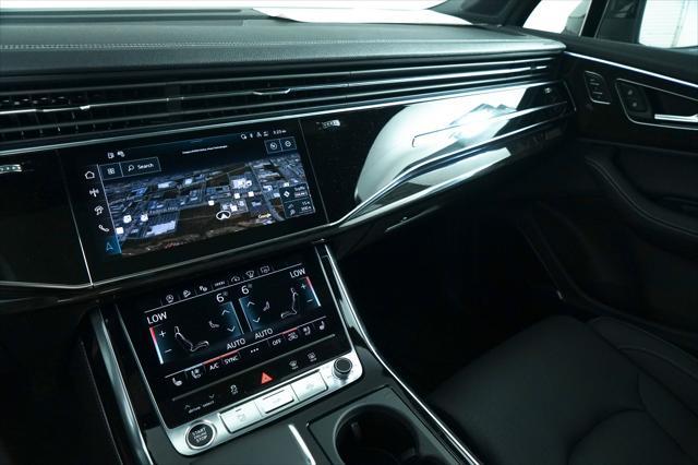 Photo of 2025 Mythos Black Metallic Audi Q7