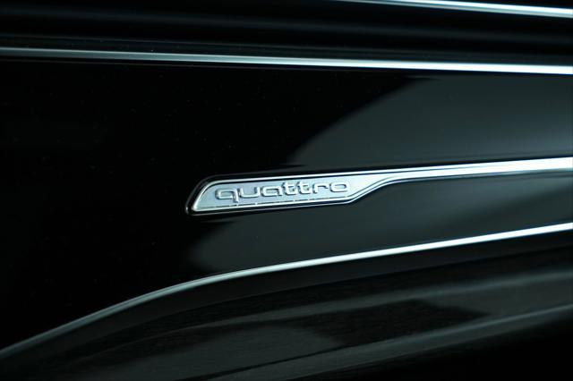 Photo of 2025 Mythos Black Metallic Audi Q7