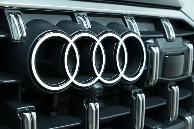 Photo of 2025 Mythos Black Metallic Audi Q7