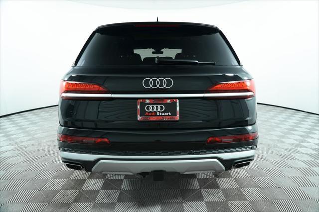Photo of 2025 Mythos Black Metallic Audi Q7