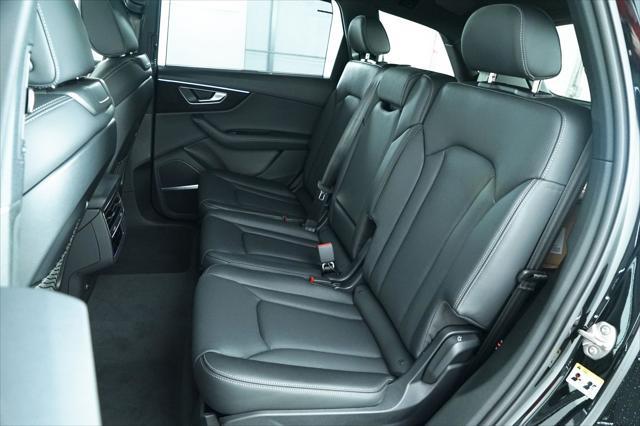 Photo of 2025 Mythos Black Metallic Audi Q7