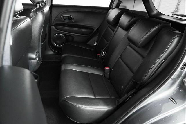Photo of 2017 Modern Steel Metallic Honda HR-V