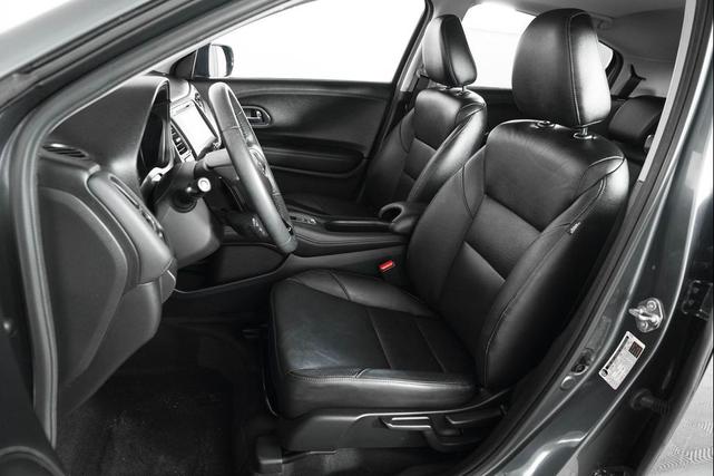 Photo of 2017 Modern Steel Metallic Honda HR-V