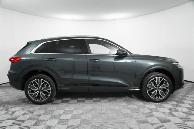 Photo of 2025 Tambora Gray Metallic Audi Q5