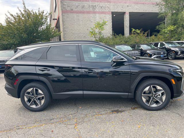 Photo of 2025 Phantom Black Hyundai TUCSON