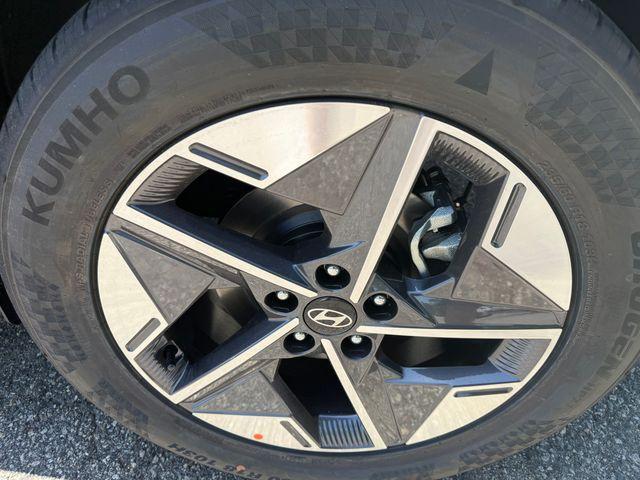 Photo of 2025 Phantom Black Hyundai TUCSON