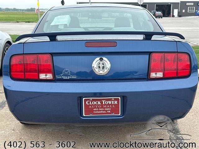 Photo of 2006 Vista Blue Metallic Ford Mustang