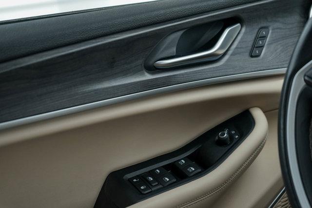 Photo of 2022 Bright White Clearcoat Jeep Grand Cherokee