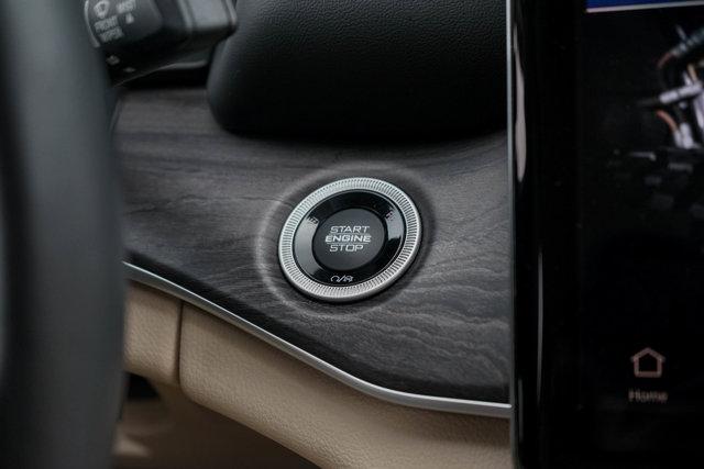 Photo of 2022 Bright White Clearcoat Jeep Grand Cherokee