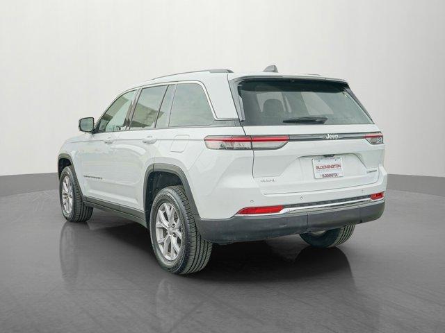 Photo of 2022 Bright White Clearcoat Jeep Grand Cherokee