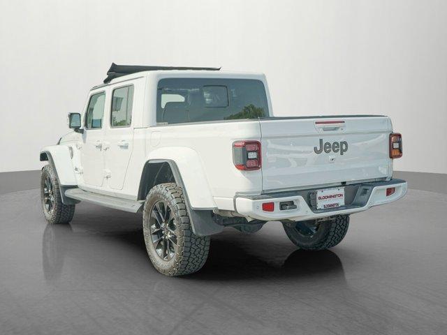 Photo of 2023 Bright White Clearcoat Jeep Gladiator