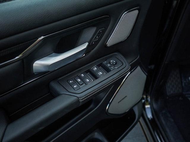Photo of 2026 Diamond Black Crystal Pearlcoat RAM 1500