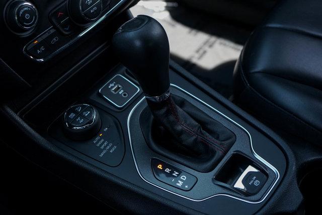 Photo of 2019 Hydro Blue Pearlcoat Jeep Cherokee
