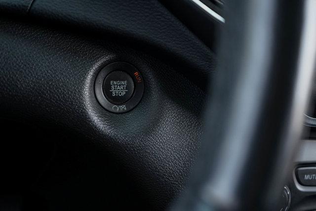 Photo of 2019 Hydro Blue Pearlcoat Jeep Cherokee