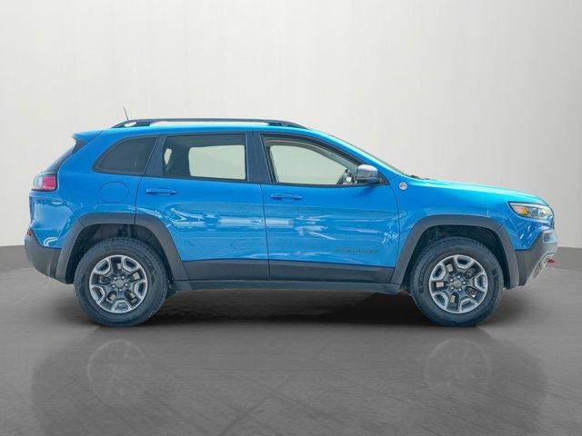 Photo of 2019 Hydro Blue Pearlcoat Jeep Cherokee