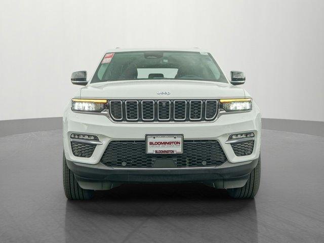 Photo of 2023 Bright White Clearcoat Jeep Grand Cherokee
