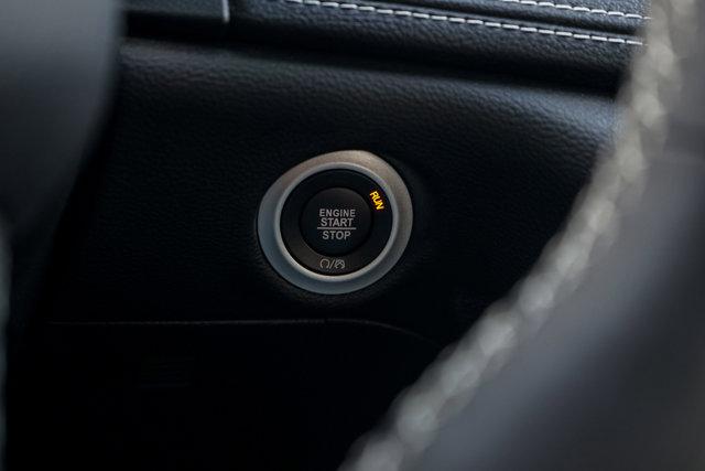 Photo of 2022 Brilliant Black Crystal Pearlcoat Chrysler Pacifica