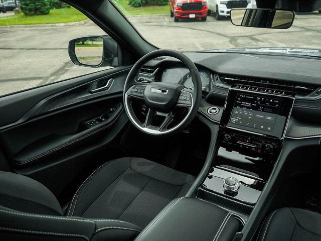 Photo of 2025 Baltic Gray Metallic Clearcoat Jeep Grand Cherokee L