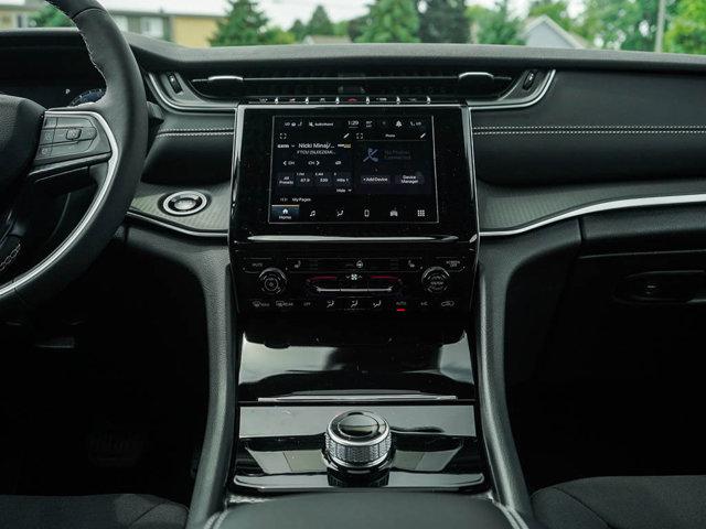 Photo of 2025 Baltic Gray Metallic Clearcoat Jeep Grand Cherokee L