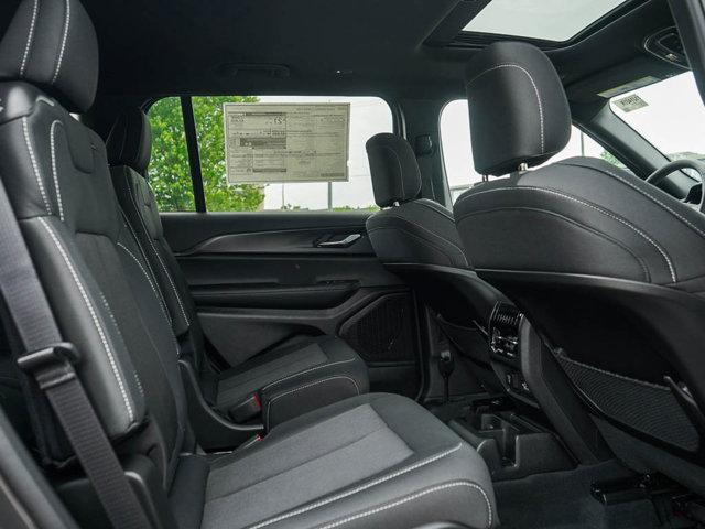 Photo of 2025 Baltic Gray Metallic Clearcoat Jeep Grand Cherokee L