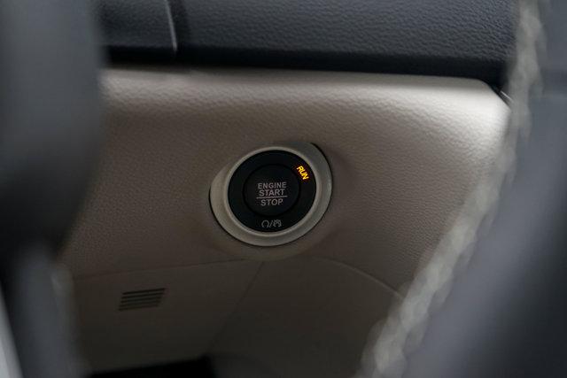 Photo of 2024 Diamond Black Crystal Pearlcoat Chrysler Pacifica