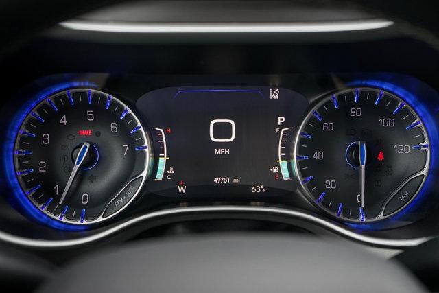 Photo of 2024 Diamond Black Crystal Pearlcoat Chrysler Pacifica