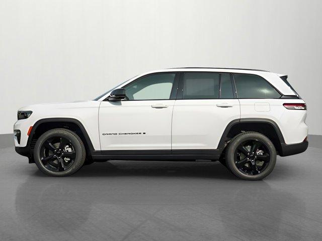 Photo of 2025 Bright White Clearcoat Jeep Grand Cherokee