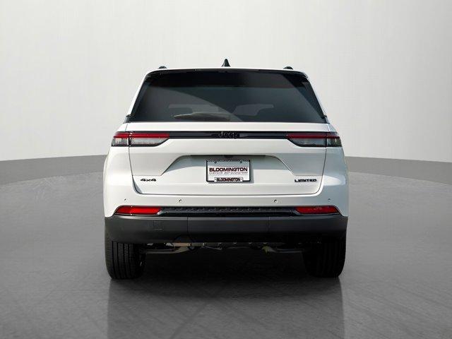 Photo of 2025 Bright White Clearcoat Jeep Grand Cherokee