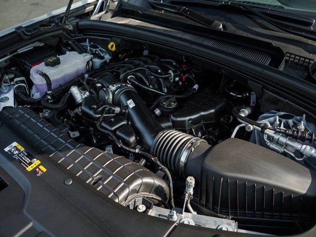 Photo of 2025 Bright White Clearcoat Jeep Grand Cherokee