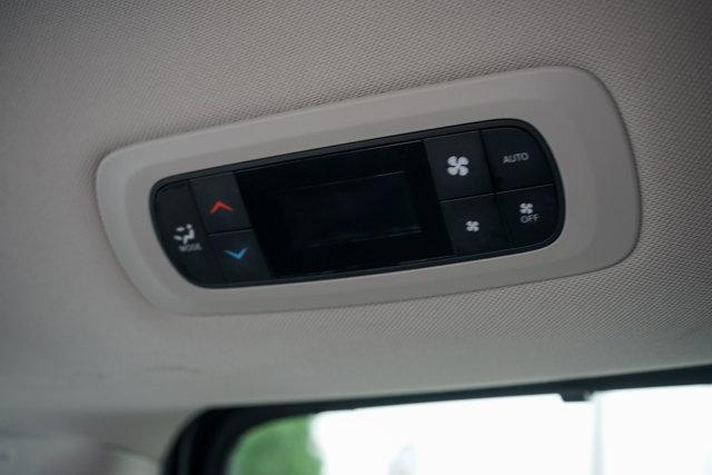 Photo of 2024 Diamond Black Crystal Pearlcoat Chrysler Pacifica