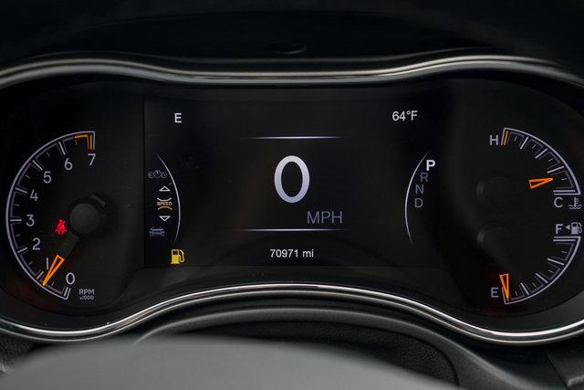 Photo of 2021 Diamond Black Crystal Pearlcoat Jeep Grand Cherokee