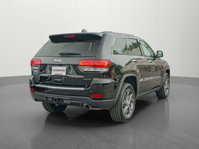 Photo of 2021 Diamond Black Crystal Pearlcoat Jeep Grand Cherokee