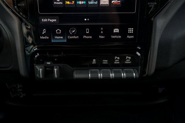 Photo of 2024 Diamond Black Crystal Pearlcoat RAM 2500