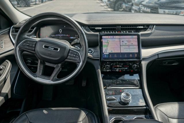Photo of 2021 Diamond Black Crystal Pearlcoat Jeep Grand Cherokee L