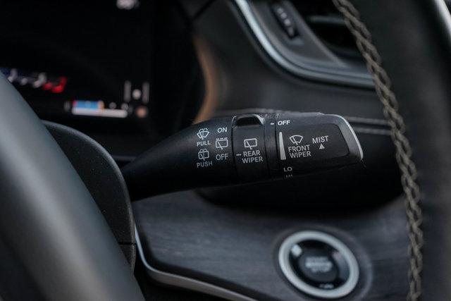 Photo of 2021 Diamond Black Crystal Pearlcoat Jeep Grand Cherokee L