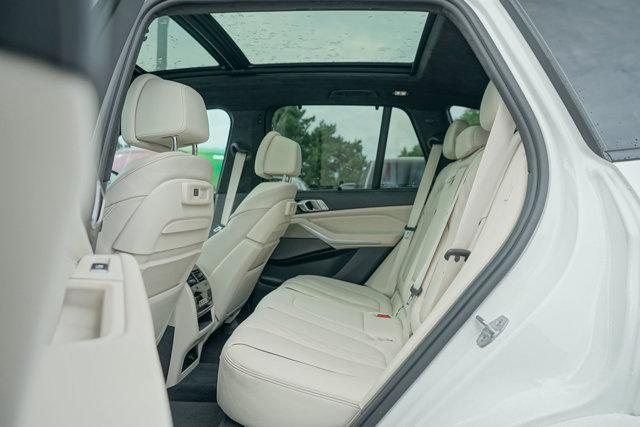 Photo of 2022 Alpine White BMW X5
