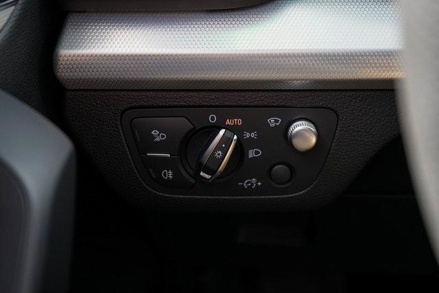 Photo of 2024 Gray Audi Q5