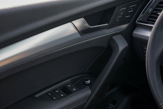 Photo of 2024 Gray Audi Q5