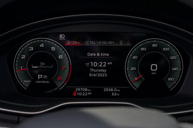 Photo of 2024 Gray Audi Q5