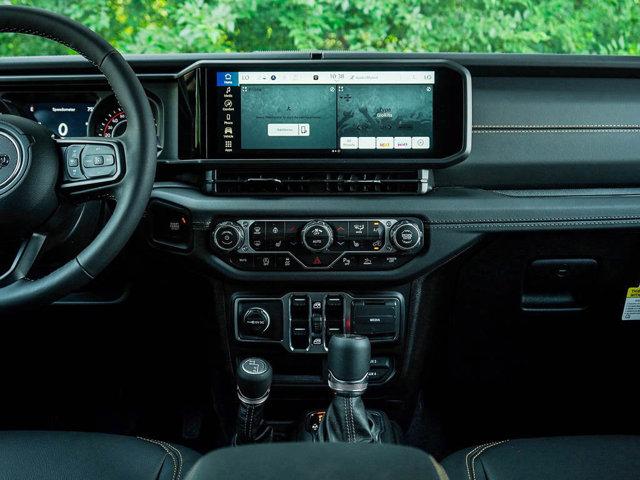 Photo of 2025 Black Clearcoat Jeep Gladiator